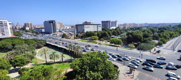 4 bedrooms Apartment in Valencia, Spain No. 160059 2