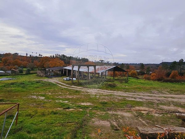 Entrepôt à Mangualde, Portugal 320m² No. 91740