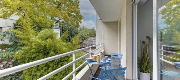 1 bedroom Apartment in Suresnes, France No. 311701 2