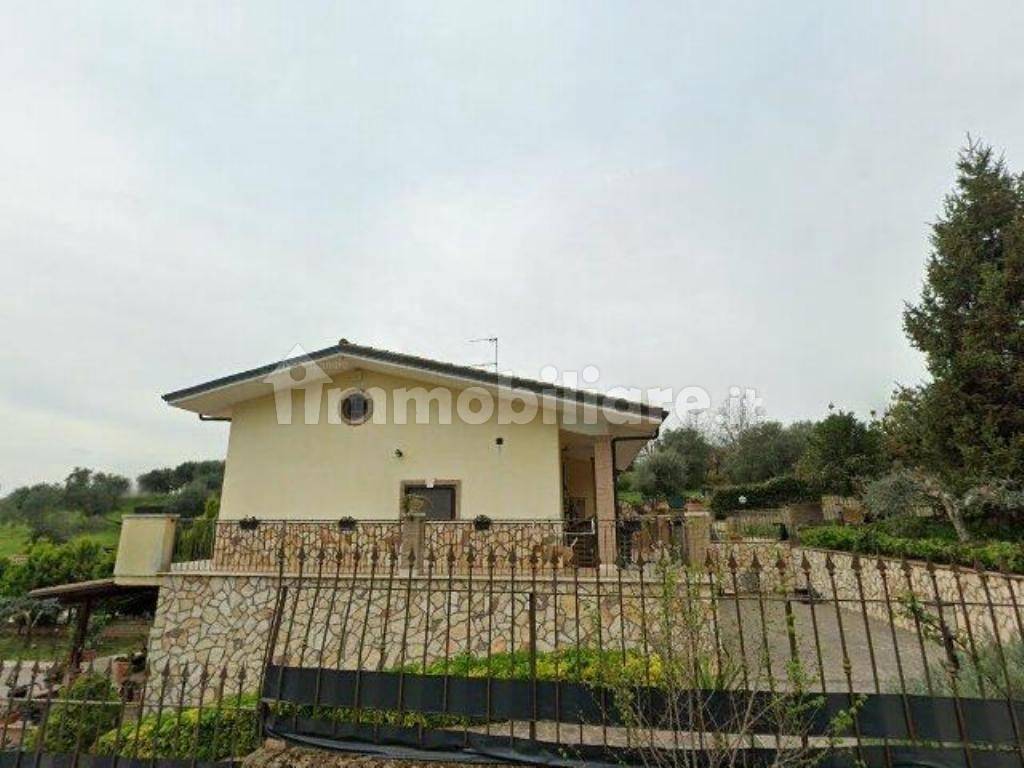 Apartamento de 3 dormitorios en Sant'Angelo Romano, Italy No. 10435