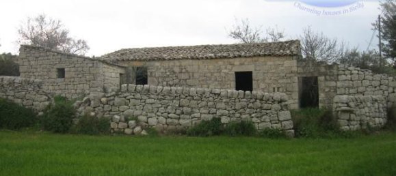 Studio in Ragusa, Italy No. 230706 13