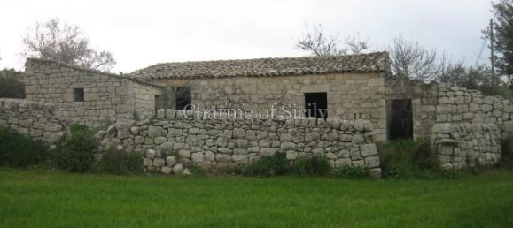 Studio in Ragusa, Italy No. 230706 3