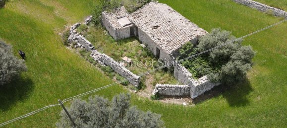 Studio in Ragusa, Italy No. 230706 4