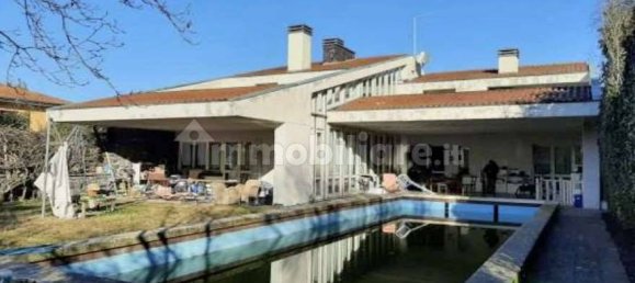 5 bedrooms Villa in San Bonifacio, Italy No. 321484 2