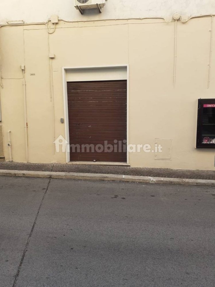 Imóvel comercial de 2 divisões em Ceprano, Italy N.º 336513