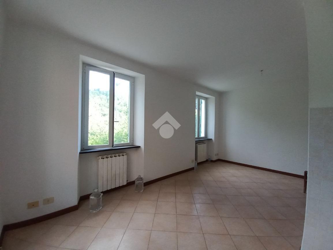 4 rooms Apartment in San Colombano Certenoli, Italy No. 2052