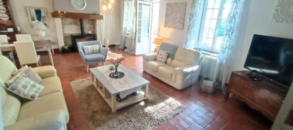 Casa de 5 dormitorios en Chassignolles, France No. 93305 4