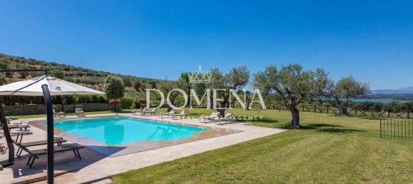 Вилла с 8 спальнями в Туоро суль Тразимено, Италия № 54201 17