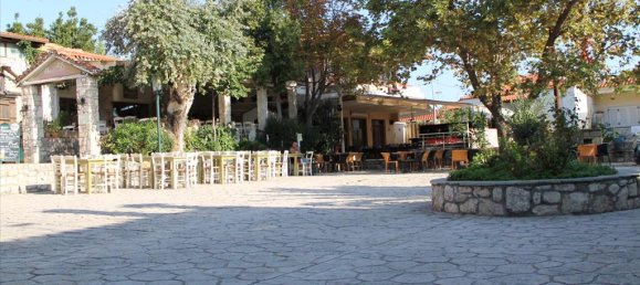 170m² Commercial property in Chalkidiki, Greece No. 8099 17