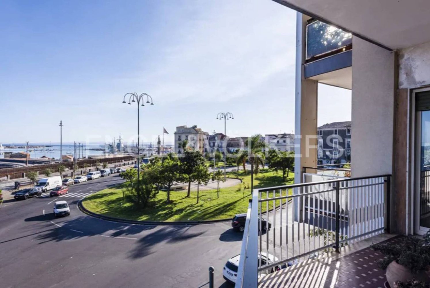 3 bedrooms Apartment in Catania, Italy No. 198974