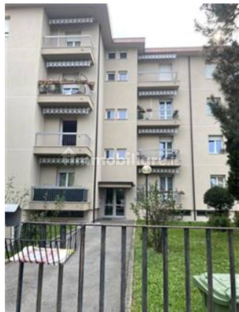 1 bedroom Apartment in Verano Brianza, Italy No. 6185