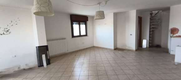 76m² Commercial property in Colonnella, Italy No. 308081 6