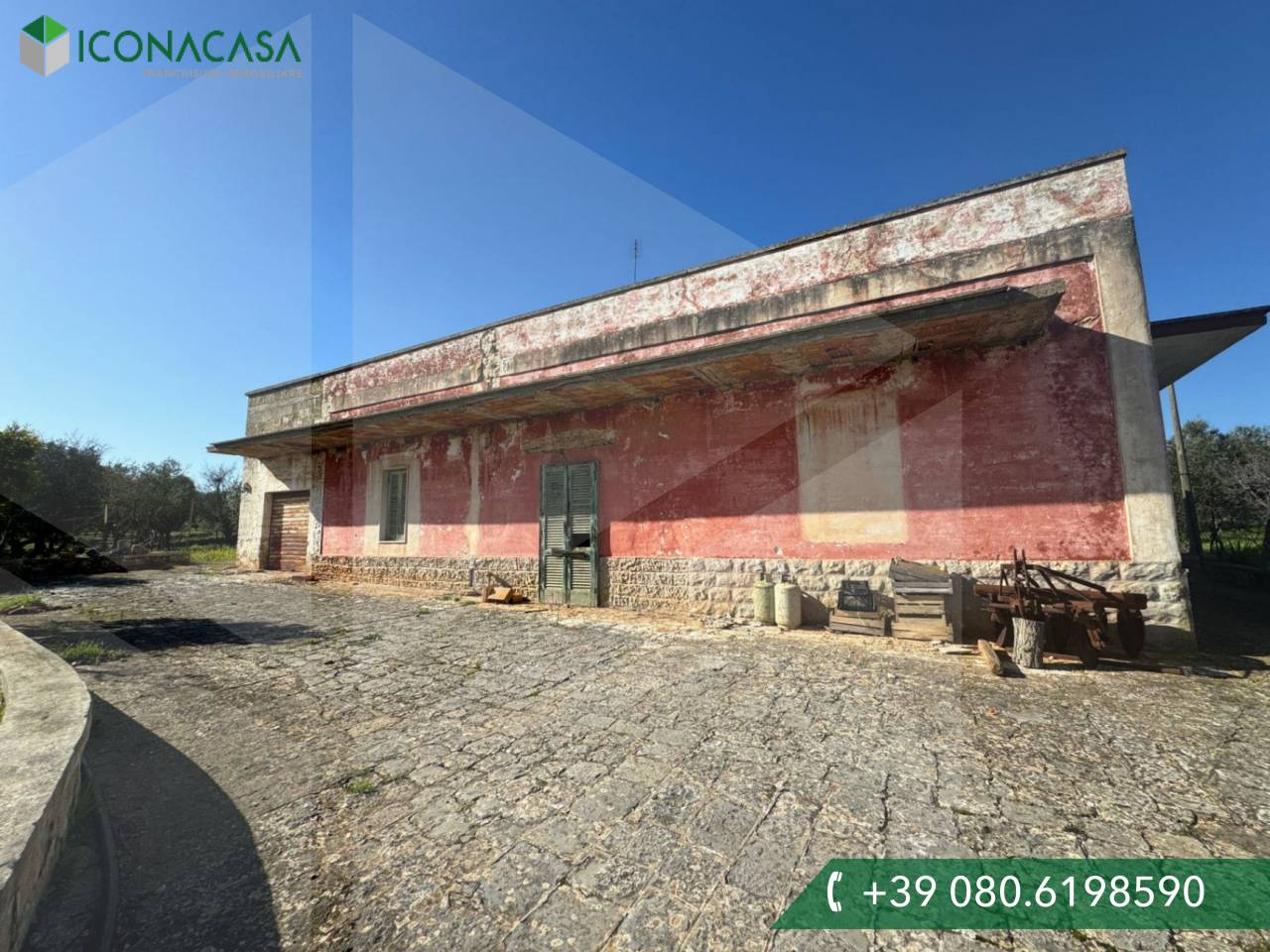 Вилла с 6 комнатами в Монополи, Италия № 20562