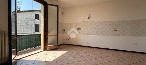 3 bedrooms Apartment in Gonzaga, Italy No. 359691 3