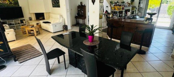 5 rooms House in Carrieres-sur-Seine, France No. 334556 6