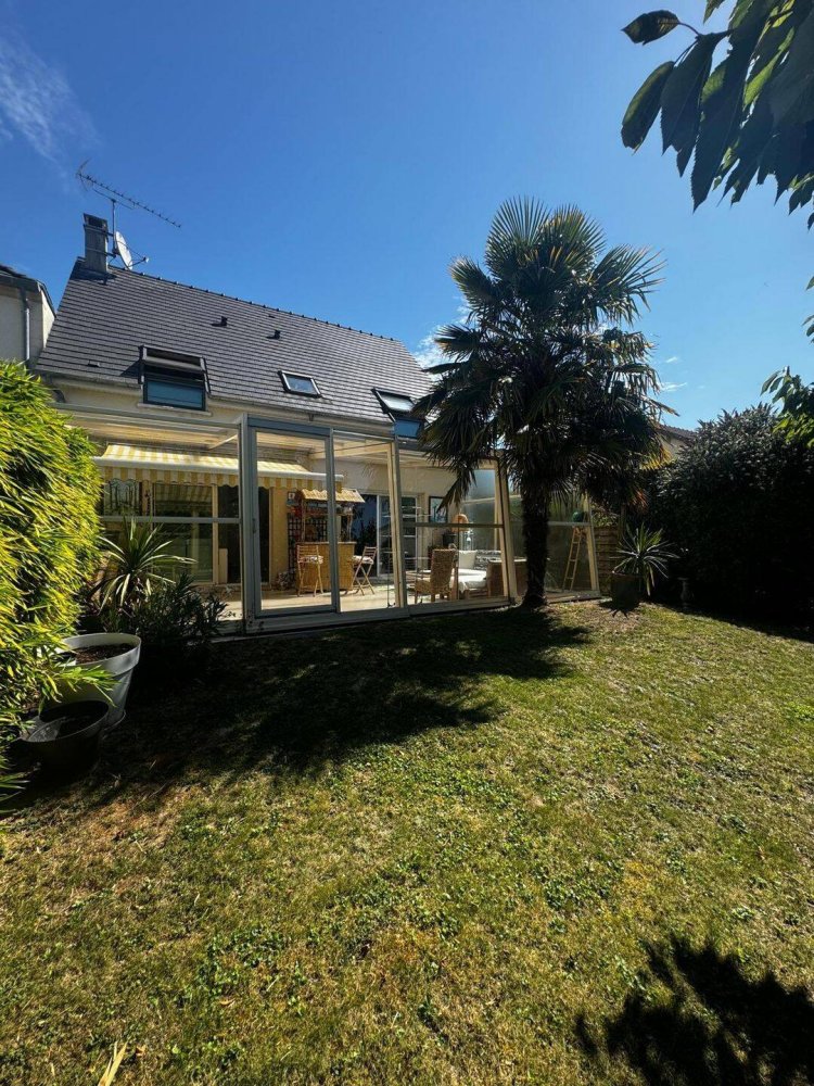 5 rooms House in Carrieres-sur-Seine, France No. 334556