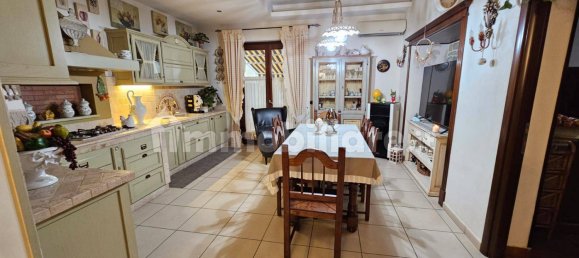 4 bedrooms Apartment in Pomigliano d'Arco, Italy No. 93165 3