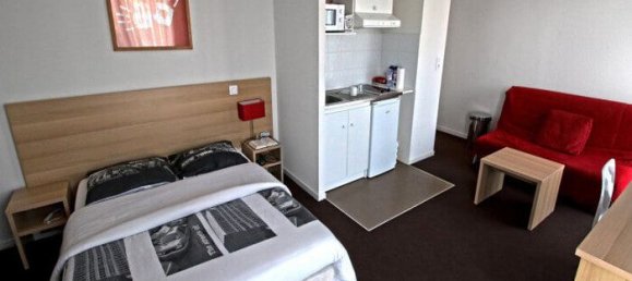 Studio à Troyes, France No. 91434 2