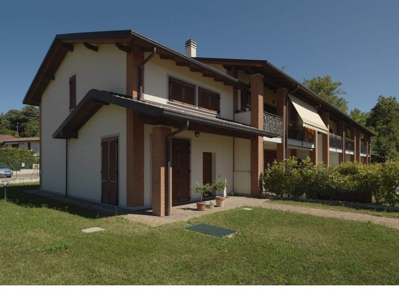 4 rooms House in Anzano del Parco, Italy No. 13215