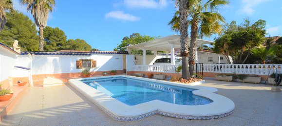 4 bedrooms Villa in Villamartin, Spain No. 538 2