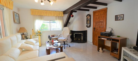 4 bedrooms Villa in Villamartin, Spain No. 538 6