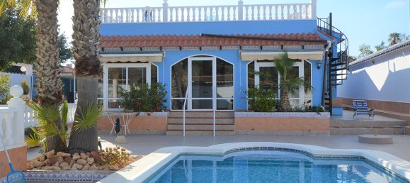 4 bedrooms Villa in Villamartin, Spain No. 538 3