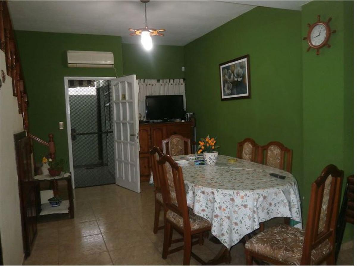 2 Schlafzimmer Haus in Quilmes, Argentina, Nr. 74181
