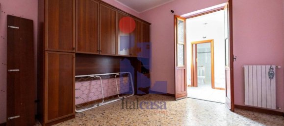 Apartamento de 3 dormitorios en Latina, Italy No. 285378 4