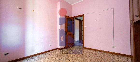 Apartamento de 3 dormitorios en Latina, Italy No. 285378 5