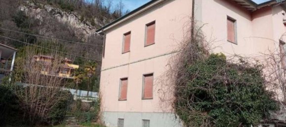 6 bedrooms Apartment in Caravate, Italy No. 283521 3