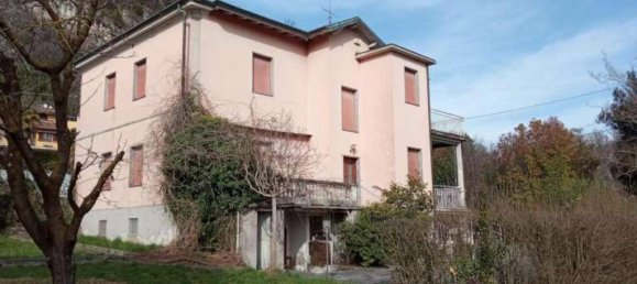 6 bedrooms Apartment in Caravate, Italy No. 283521 2