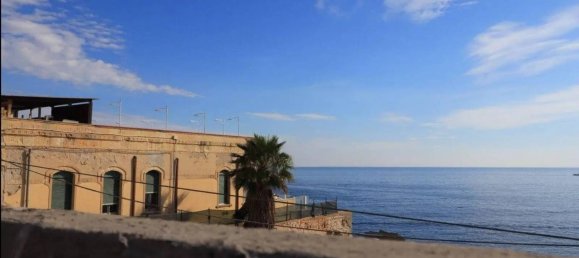 Casa de 4 divisões em Syracuse, Italy N.º 370550 2