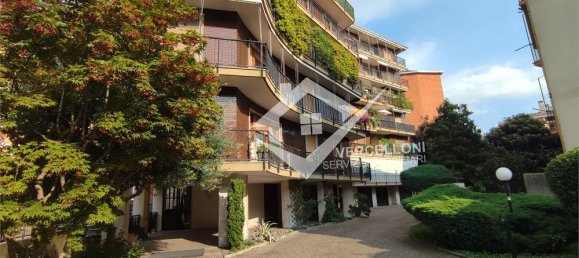 3 bedrooms Apartment in Novara, Italy No. 303600 2