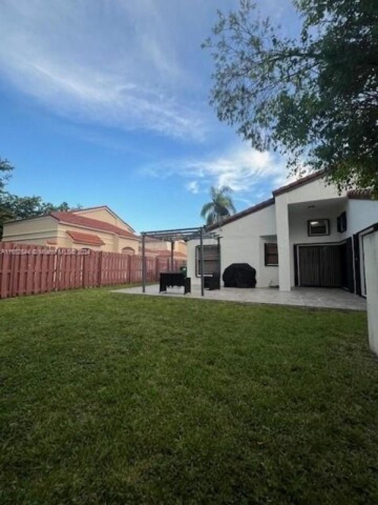 3 bedrooms House in Miami, USA No. 275370