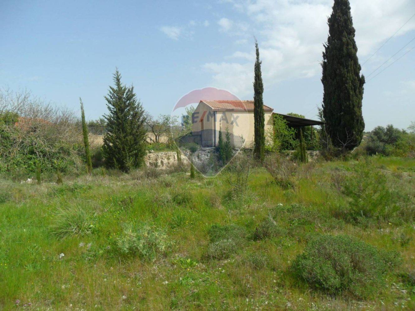 4230m² Land in Serradifalco, Italy No. 356870