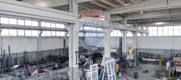1390m² Warehouse in Robbio, Italy No. 295040 13