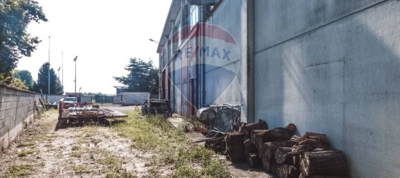 1390m² Warehouse in Robbio, Italy No. 295040 7