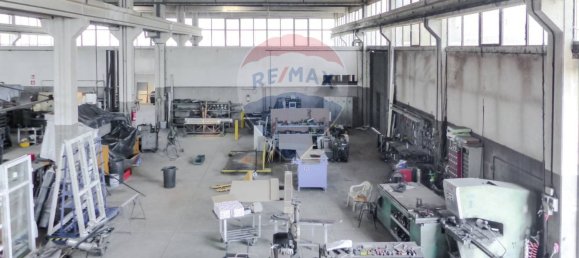1390m² Warehouse in Robbio, Italy No. 295040 18