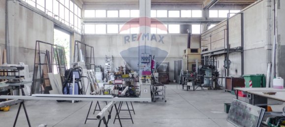 1390m² Warehouse in Robbio, Italy No. 295040 21