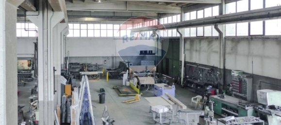 1390m² Warehouse in Robbio, Italy No. 295040 11