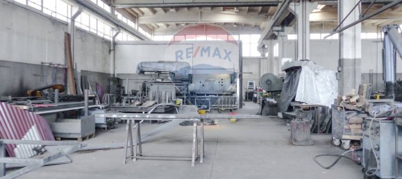 1390m² Warehouse in Robbio, Italy No. 295040 23