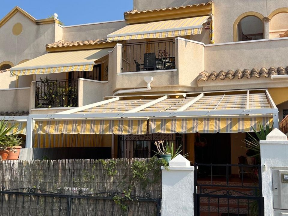 3 غرف نوم تاون هاوس في Torrevieja, Spain رقم 209119