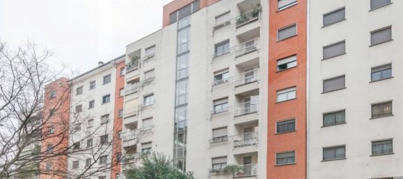 3 rooms Apartment in Milan, Italy No. 241182 45