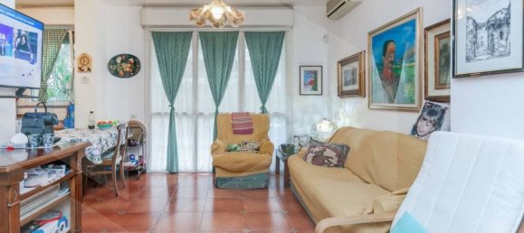 3 rooms Apartment in Milan, Italy No. 241182 3