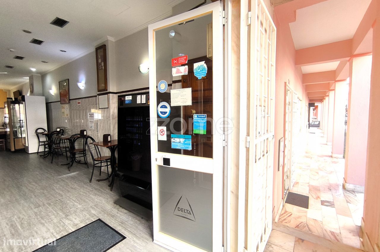 Gewerbliche Immobilie in Rio de Mouro, Portugal 117m², Nr. 86866