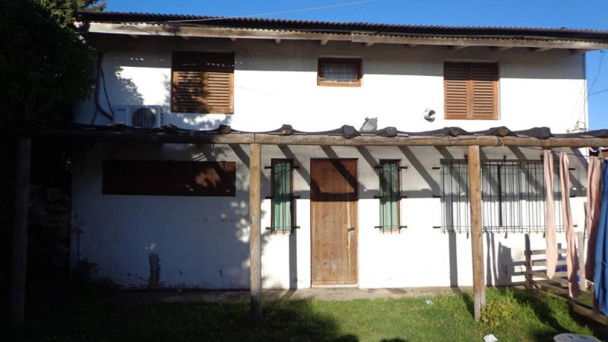 4 bedrooms House in Mar del Plata, Argentina No. 102669