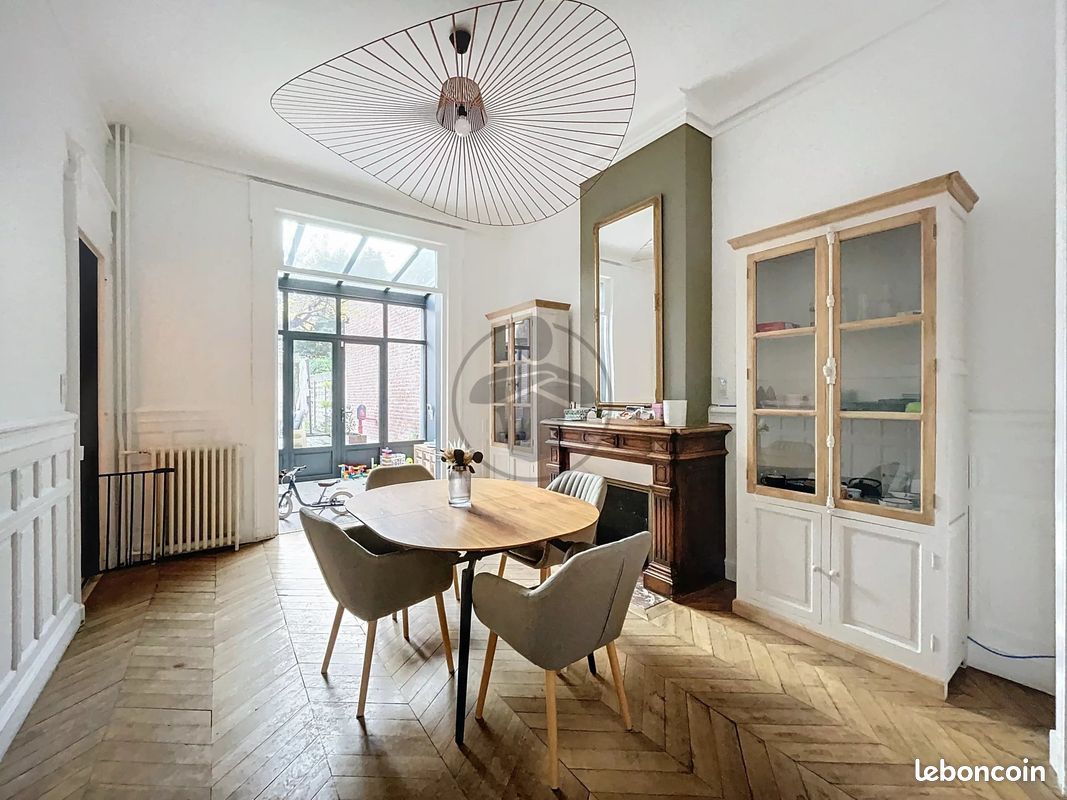 Casa T5 em Saint-Quentin, France N.º 49822