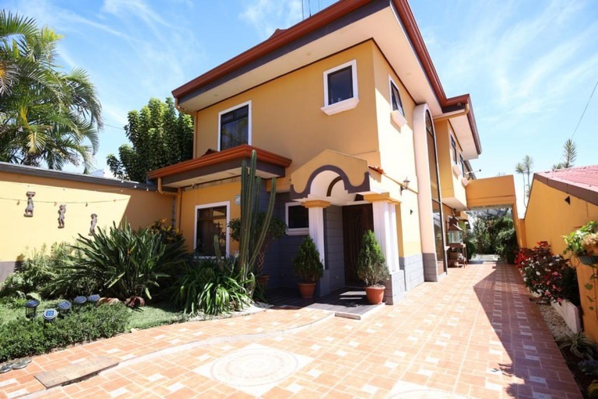 4 dormitorios сasa en venta en San Rafael, Heredia, Costa Rica № 375