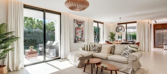 4 bedrooms Villa in Marbella, Spain No. 44495 4