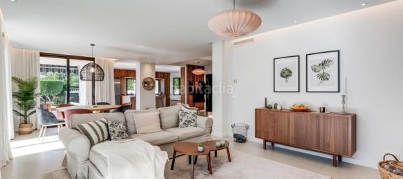 4 bedrooms Villa in Marbella, Spain No. 44495 8